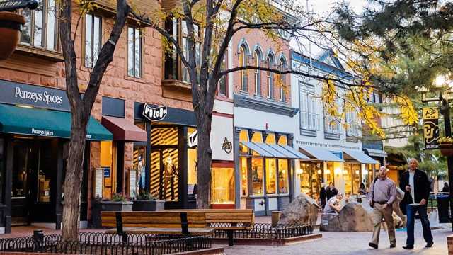 pearl street mall boulder colorado